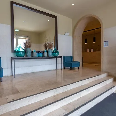 8 Building Serviced By The River شقة *