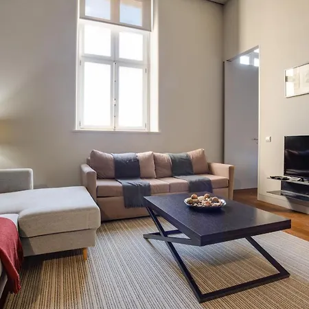 8 Building Serviced By The River شقة *