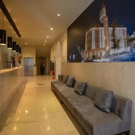 8 Building Serviced By The River *